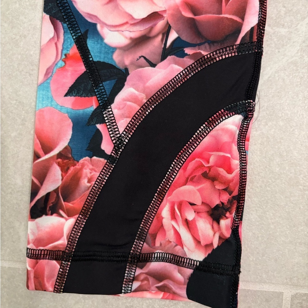 Lululemon Secret Garden Run Inspire Crop Leggings Size 4 - Picture 3 of 13